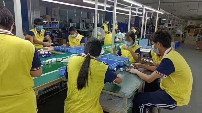 新锁安装完成后，开锁师傅会进行测试，确保锁具正常使用。测试内容包括：